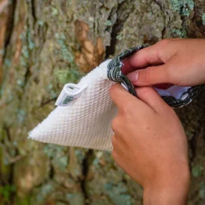 etape-3-utiliser-gant-de-toilette-ecologique